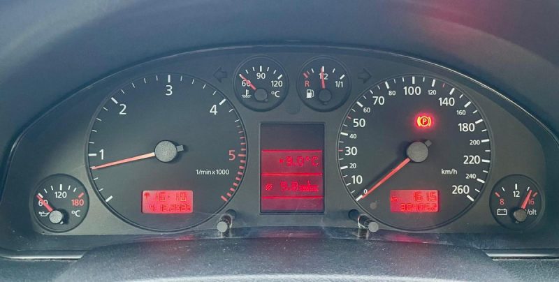 AUDI A6  2.5 V6 TDI 150 PACK LUXE 