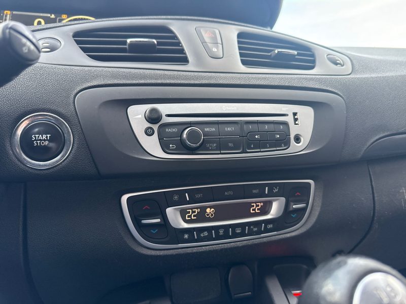 RENAULT GRAND SCENIC III 1.5 DCI 110CH LIMITED 7 PLACES