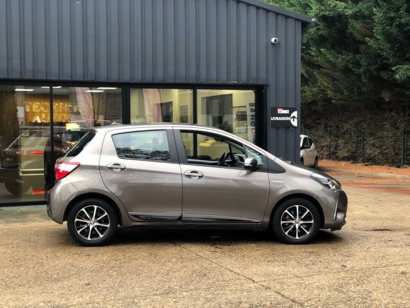 TOYOTA YARIS III 100H 1.5 HYBRID  DYNAMIC 2018