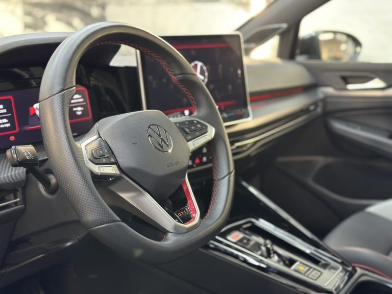 VOLKSWAGEN GOLF GTI  2024