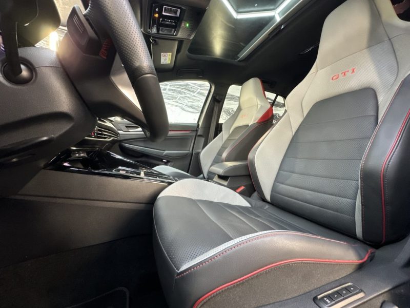 VOLKSWAGEN GOLF GTI  2024