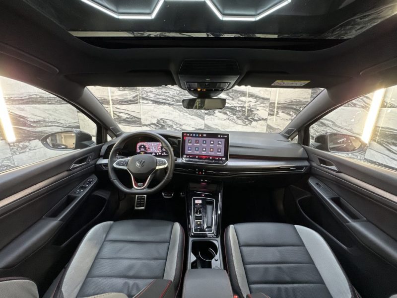 VOLKSWAGEN GOLF GTI  2024