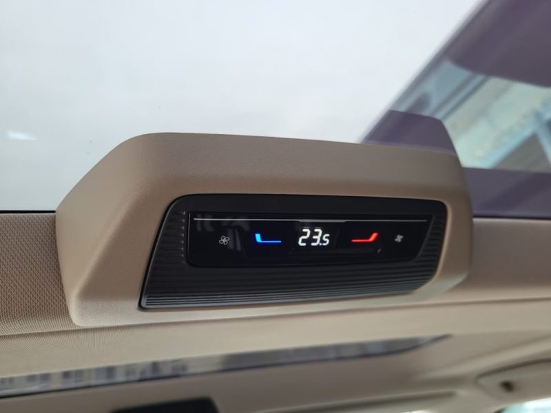 VOLKSWAGEN MULTIVAN T7 LIFE EDITION LONG R1823