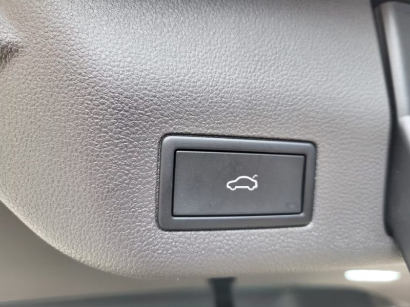 VOLKSWAGEN MULTIVAN T7 LIFE EDITION LONG R1823