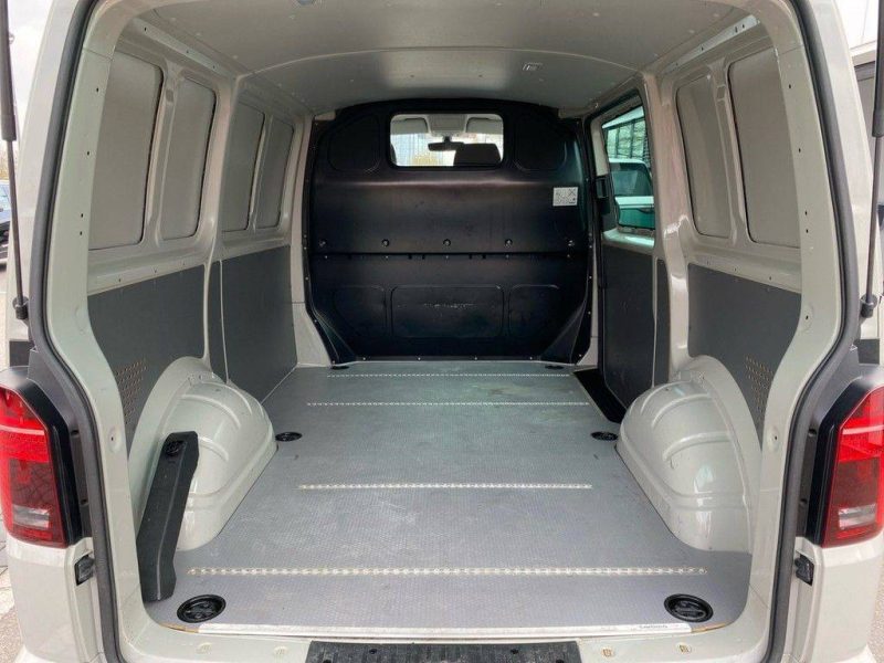 VOLKSWAGEN T6 TRANSPORTER 2.0 TDI DSG R1825