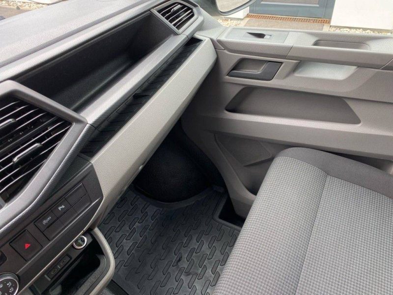 VOLKSWAGEN T6 TRANSPORTER 2.0 TDI DSG R1825