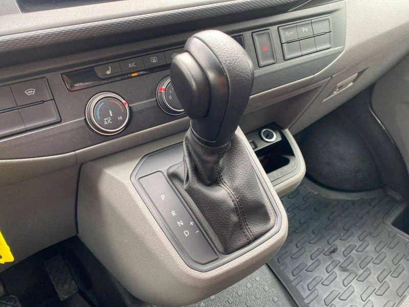 VOLKSWAGEN T6 TRANSPORTER 2.0 TDI DSG R1825