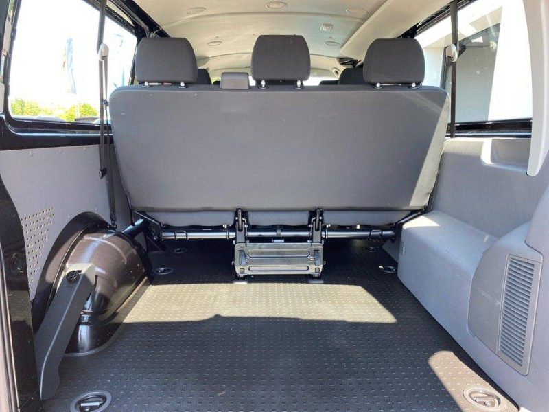 VOLKSWAGEN T6 TRANSPORTER KOMBI 2.0 TDI R1826