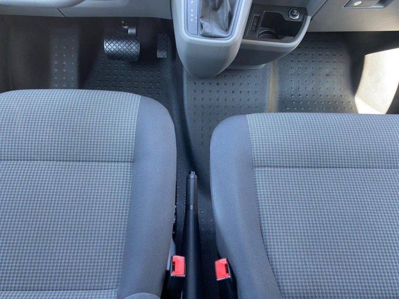 VOLKSWAGEN T6 TRANSPORTER KOMBI 2023