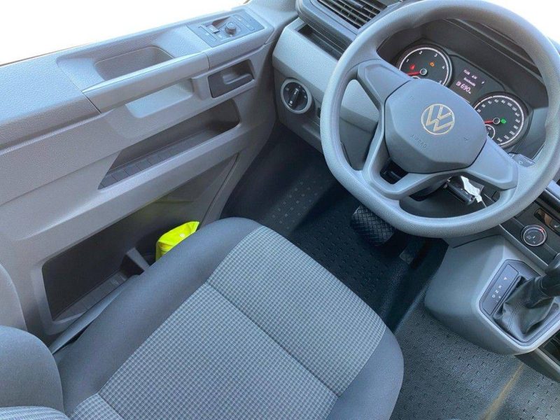 VOLKSWAGEN T6 TRANSPORTER KOMBI 2023