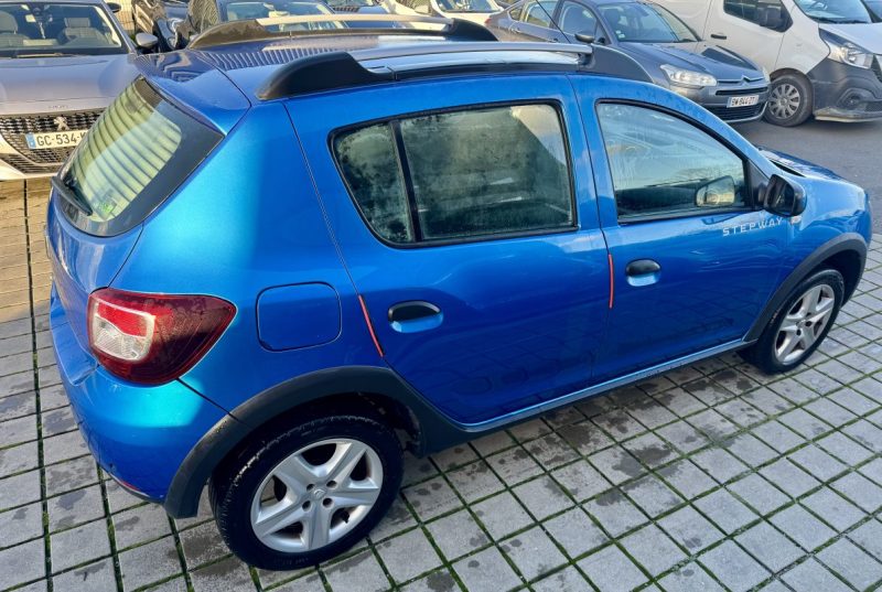 DACIA SANDERO 0.9 TCE 90CH ECO² LAURÉATE STEPWAY PRESTIGE 2013