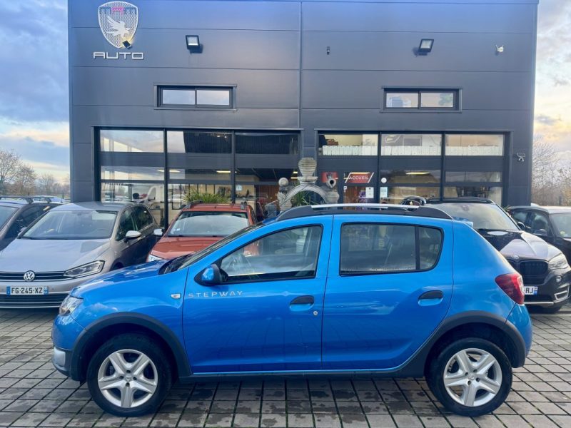DACIA SANDERO 0.9 TCE 90CH ECO² LAURÉATE STEPWAY PRESTIGE 2013