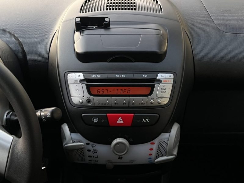 PEUGEOT 107 PHASE 2 NAVTEQ ON BOARD 1.0 68 Cv 1ERE MAIN 411 Kms REELS GPS BLUETOOTH - GARANTIE 1 AN