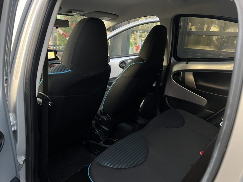 PEUGEOT 107 PHASE 2 NAVTEQ ON BOARD 1.0 68 Cv 1ERE MAIN 411 Kms REELS GPS BLUETOOTH - GARANTIE 1 AN