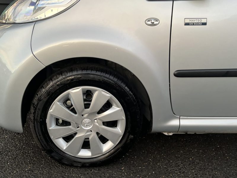PEUGEOT 107 PHASE 2 NAVTEQ ON BOARD 1.0 68 Cv 1ERE MAIN 411 Kms REELS GPS BLUETOOTH - GARANTIE 1 AN