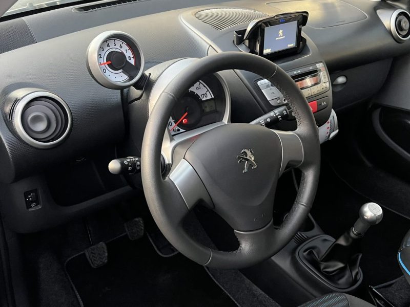 PEUGEOT 107 PHASE 2 NAVTEQ ON BOARD 1.0 68 Cv 1ERE MAIN 411 Kms REELS GPS BLUETOOTH - GARANTIE 1 AN