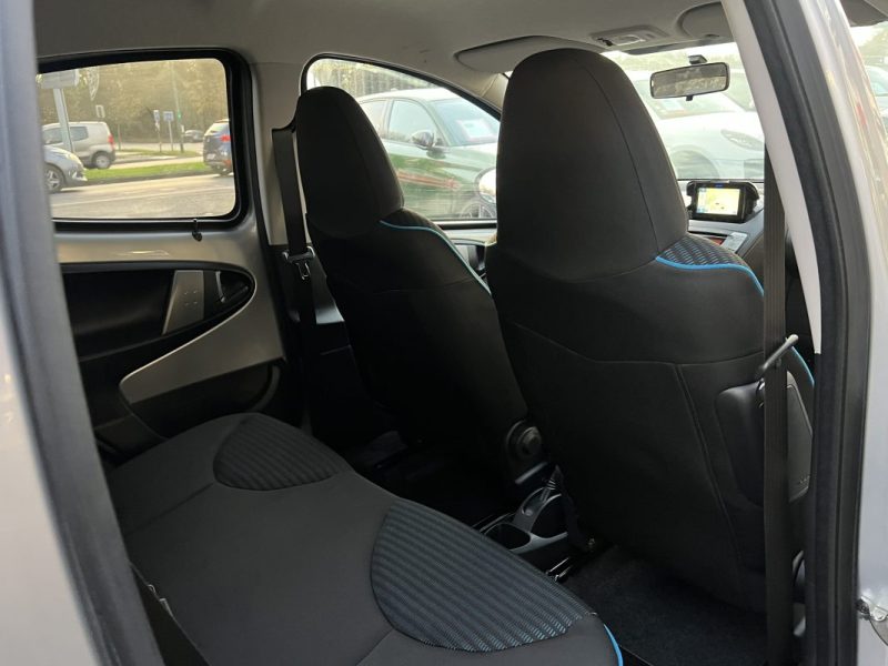 PEUGEOT 107 PHASE 2 NAVTEQ ON BOARD 1.0 68 Cv 1ERE MAIN 411 Kms REELS GPS BLUETOOTH - GARANTIE 1 AN