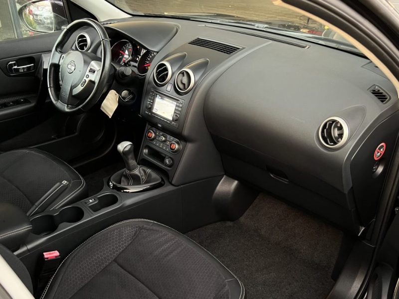 NISSAN QASHQAI PHASE 2 CONNECT EDITION 360 1.6 i 117 Cv 58 300 Km TOIT PANO GPS CAMERA - Garantie1an