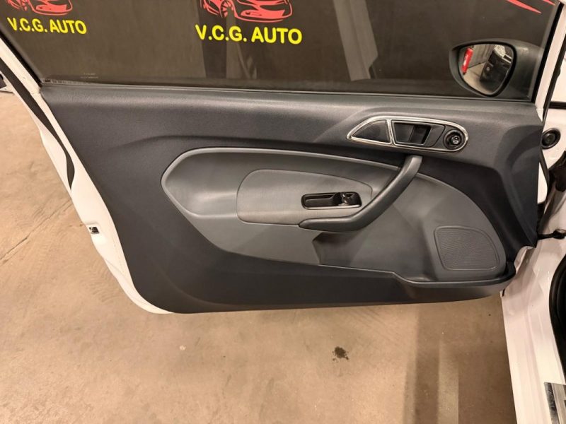 FORD FIESTA 1.4 TDCI 68 AMBIENTE 