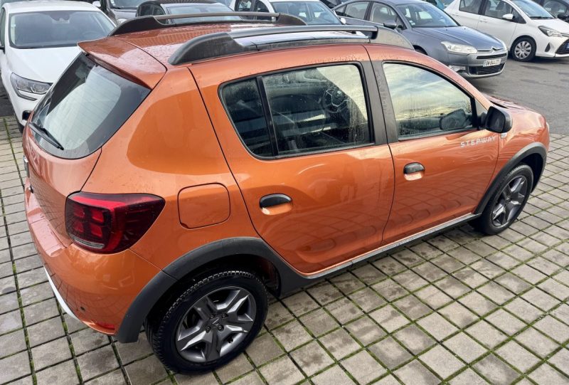 DACIA SANDERO 0.9 TCE 90CH LAURÉATE EXPLORER 2017