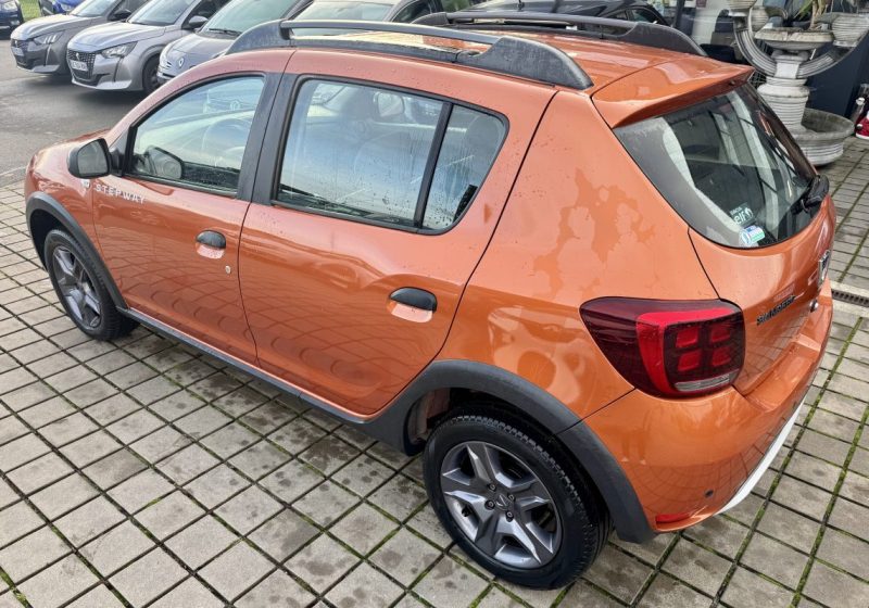 DACIA SANDERO 0.9 TCE 90CH LAURÉATE EXPLORER 2017