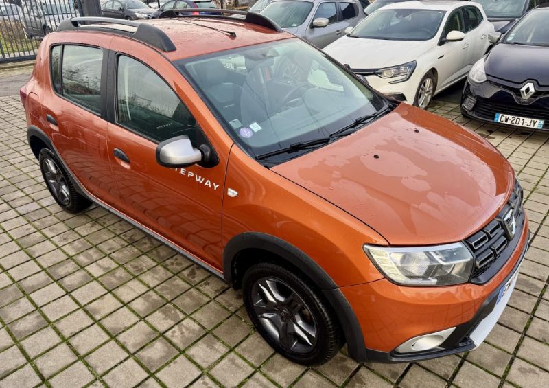 DACIA SANDERO 0.9 TCE 90CH LAURÉATE EXPLORER 2017
