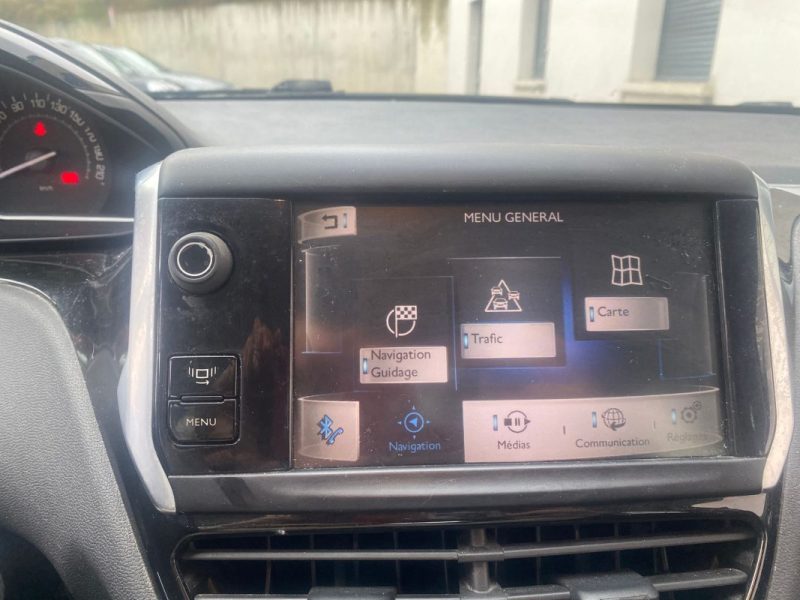 PEUGEOT 208  1.4 E-HDI 68 ACTIVE BMP 2012