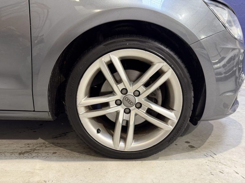 AUDI A1 1.6 TDI 105 S-Line / SUIVI ENTRETIEN / KIT DISTRIBUTION A JOUR 