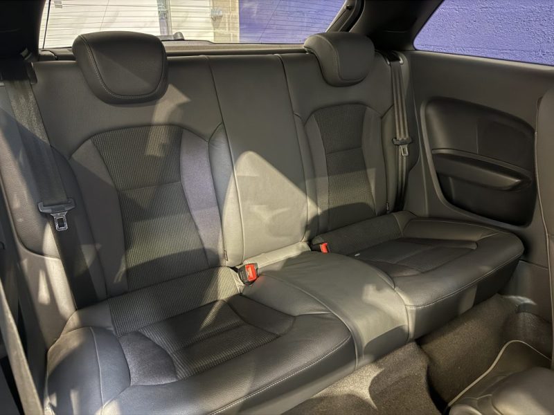 AUDI A1 1.6 TDI 105 S-Line / SUIVI ENTRETIEN / KIT DISTRIBUTION A JOUR 