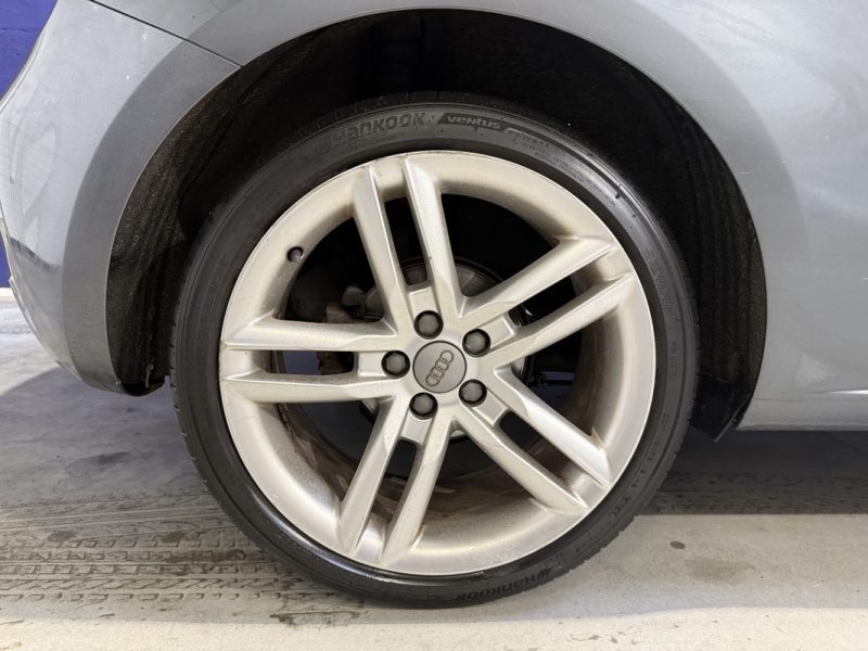 AUDI A1 1.6 TDI 105 S-LINE / SUIVI D'ENTRETIEN / COURROIE DE DISTRIBUTION OK 