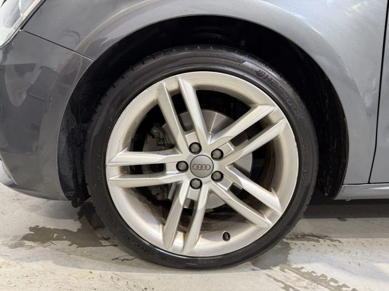 AUDI A1 1.6 TDI 105 S-LINE / SUIVI D'ENTRETIEN / COURROIE DE DISTRIBUTION OK 