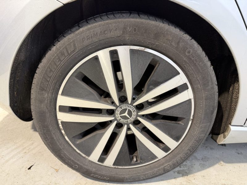 MERCEDES CLASSE A200 D PROGRESSIVE LINE 8G-DCT CAMERA DE RECUL / PARK ASSIST / SUIVI COMPLET 