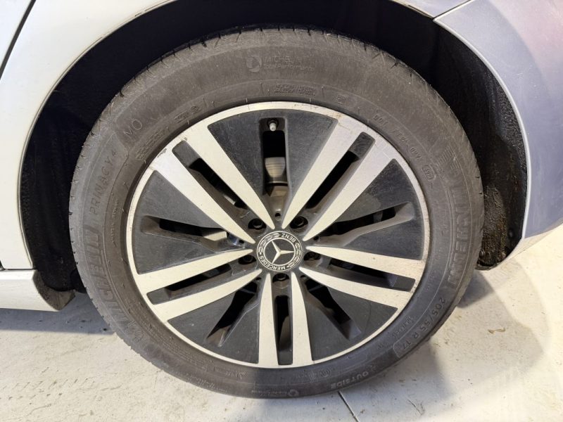 MERCEDES CLASSE A200 D PROGRESSIVE LINE 8G-DCT CAMERA DE RECUL / PARK ASSIST / SUIVI COMPLET 