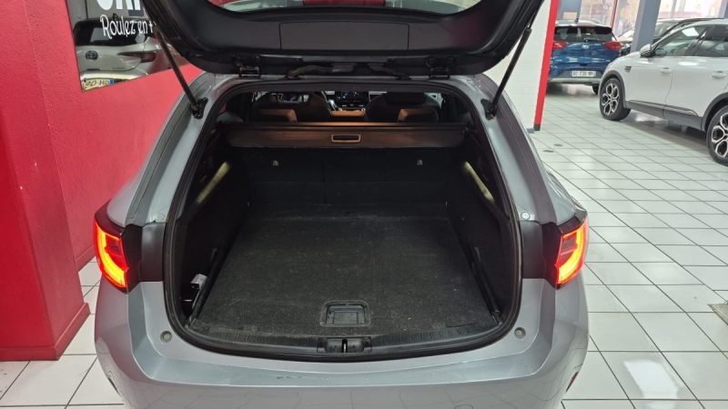 TOYOTA COROLLA TOURING SPORTS 122cv 2023 DESIGN/ 1 ERE MAIN/TVA RECUPERABLE