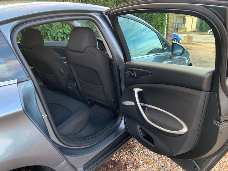 CITROEN C5 - 2 1.6 E-HDI 110 BUSINESS AIRDREAM BMP6 2011