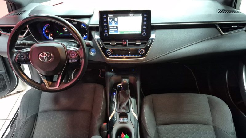 TOYOTA COROLLA BERLINE 122cv DYNAMIC BUSINESS/1 ERE MAIN/TVA RECUPERABLE