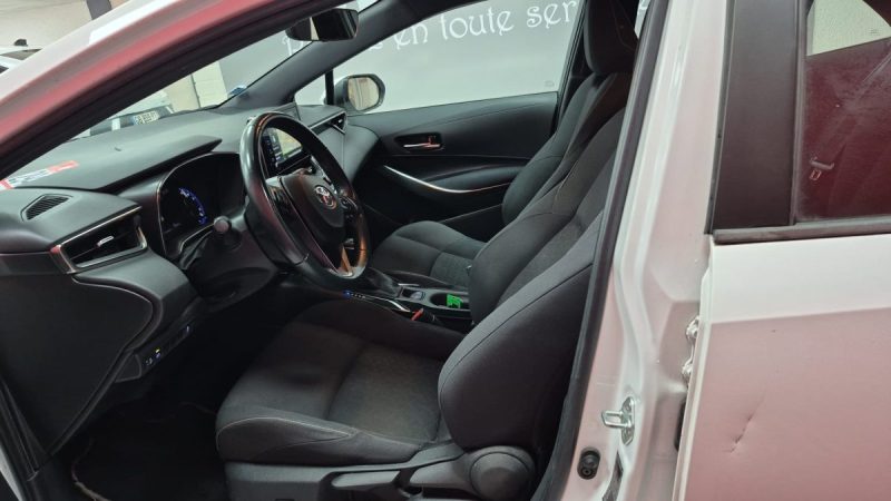 TOYOTA COROLLA BERLINE 122cv DYNAMIC BUSINESS/1 ERE MAIN/TVA RECUPERABLE