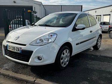 RENAULT CLIO 3 SOCIETE TOMTOM AIR 1.5DCI 75 2013