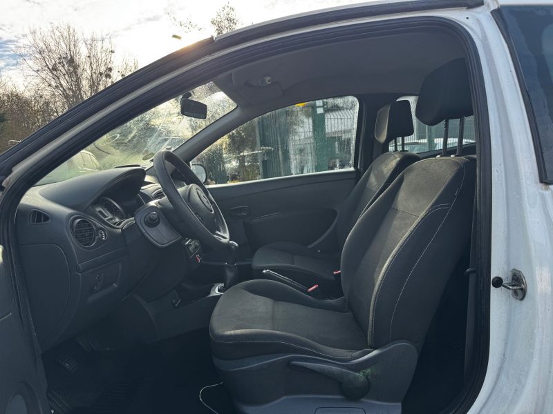 RENAULT CLIO 3 SOCIETE TOMTOM AIR 1.5DCI 75 2013