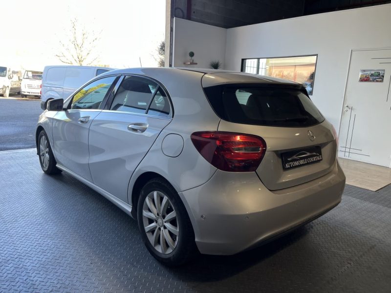 MERCEDES CLASSE A 176 A180 D INSPIRATION 2015
