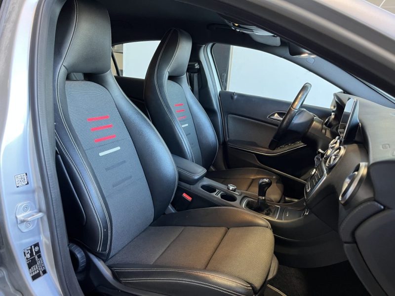 MERCEDES CLASSE A 176 A180 D INSPIRATION 2015
