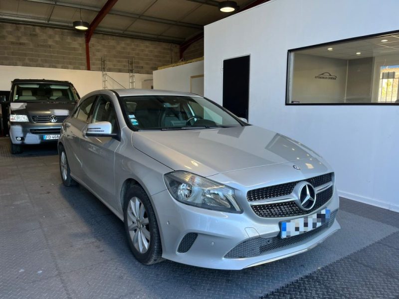 MERCEDES CLASSE A 176 A180 D INSPIRATION 2015