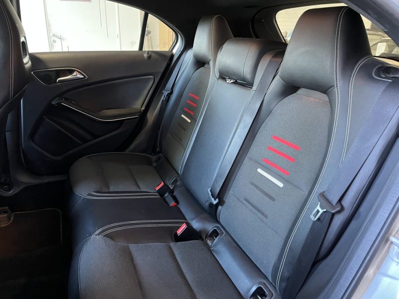 MERCEDES CLASSE A 176 A180 D INSPIRATION 2015