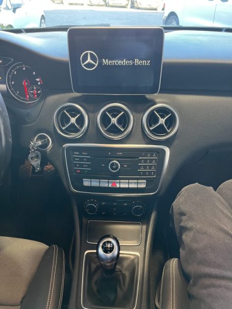 MERCEDES CLASSE A 176 A180 D INSPIRATION 2015