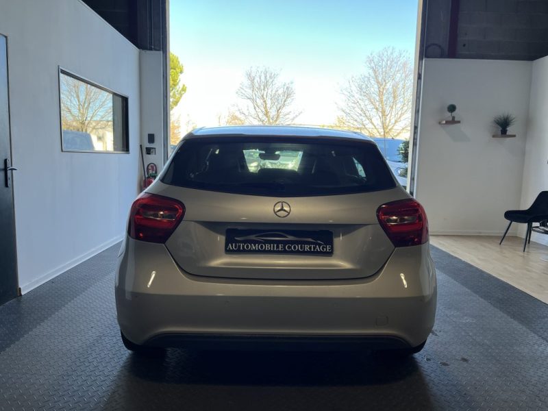 MERCEDES CLASSE A 176 A180 D INSPIRATION 2015