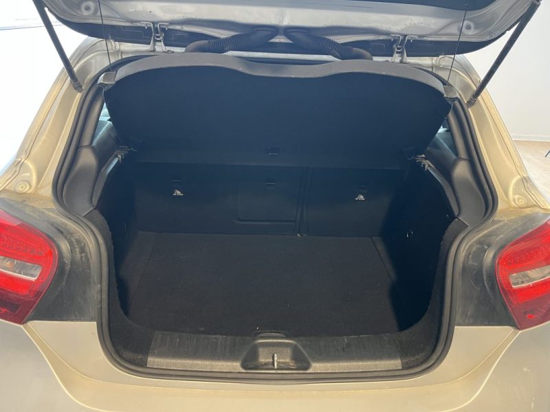 MERCEDES CLASSE A 176 A180 D INSPIRATION 2015