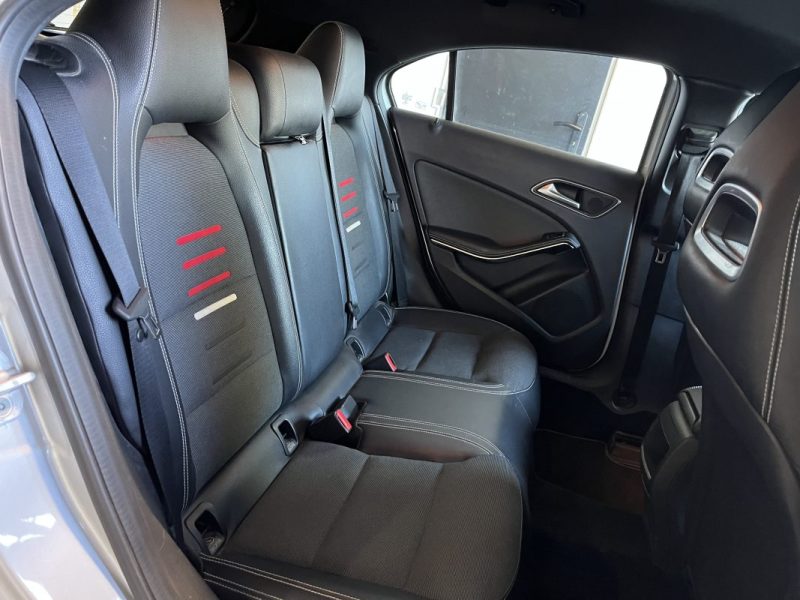 MERCEDES CLASSE A 176 A180 D INSPIRATION 2015