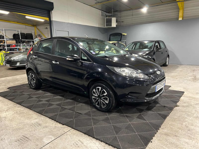 FORD FIESTA 1.2i 16V 60CH