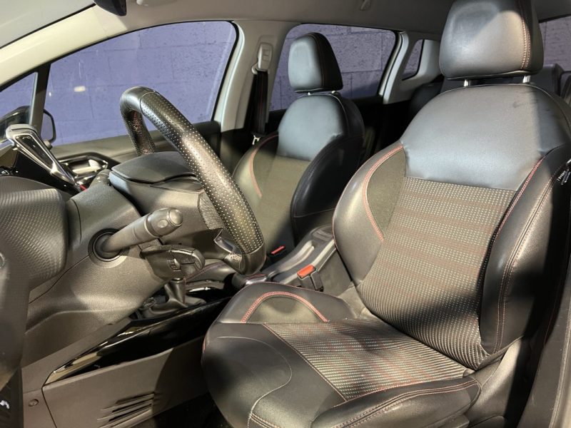 PEUGEOT 2008 1.6 HDI 120 GT LINE - GPS - CAMERA DE RECUL - SUIVI FACTURES  