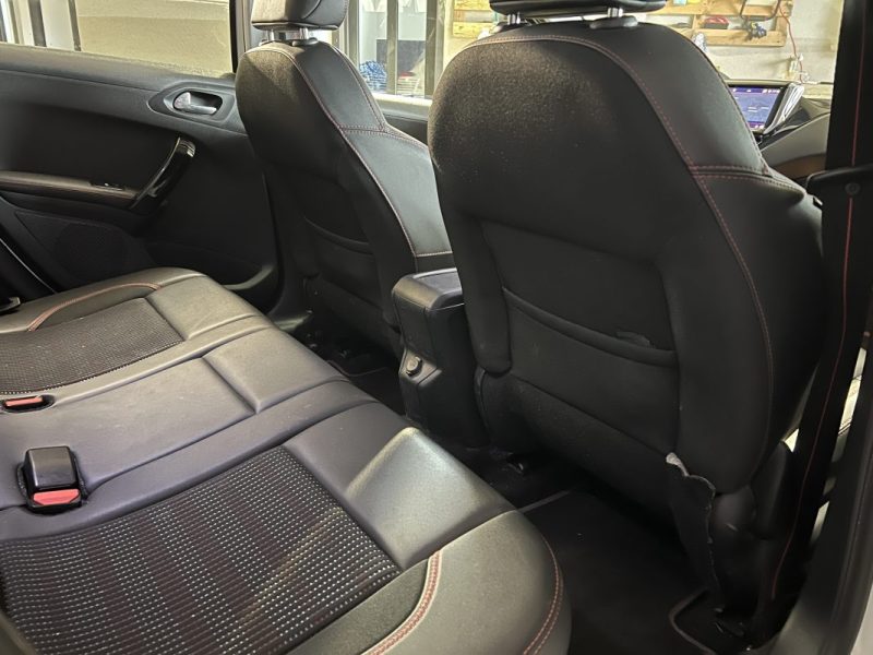 PEUGEOT 2008 1.6 HDI 120 GT LINE - GPS - CAMERA DE RECUL - SUIVI FACTURES  